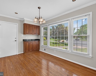 8006 Lady Lewis Court - Photo Thumbnail 14