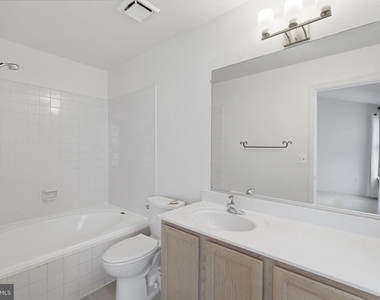 2449 Clover Field Circle - Photo Thumbnail 21