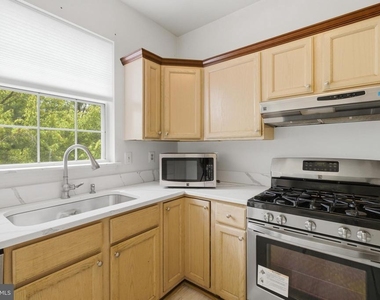2449 Clover Field Circle - Photo Thumbnail 17