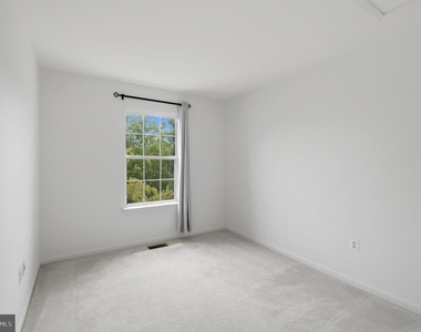 2449 Clover Field Circle - Photo Thumbnail 25