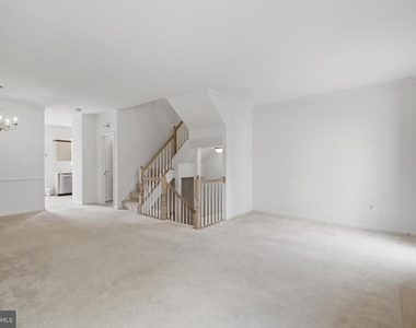 2449 Clover Field Circle - Photo Thumbnail 8