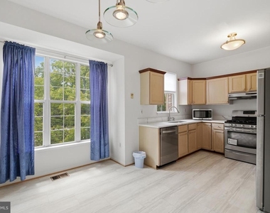 2449 Clover Field Circle - Photo Thumbnail 14