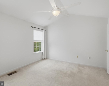 2449 Clover Field Circle - Photo Thumbnail 18