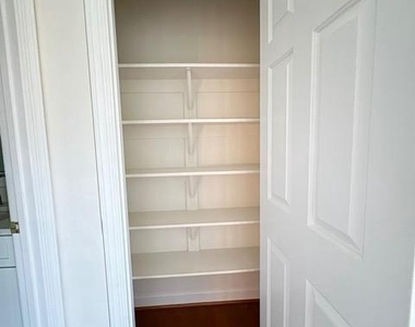 1811 Fallbrook Lane - Photo Thumbnail 15