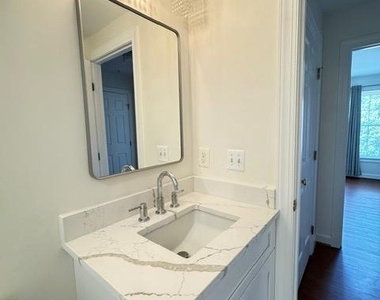 1811 Fallbrook Lane - Photo Thumbnail 19