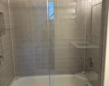 1811 Fallbrook Lane - Photo Thumbnail 11