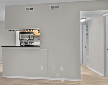 1700 Ascot Way - Photo Thumbnail 8