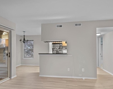 1700 Ascot Way - Photo Thumbnail 9