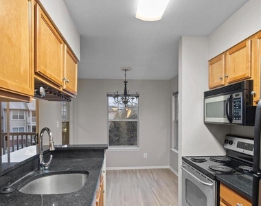 1700 Ascot Way - Photo Thumbnail 17