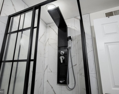 7317 Castleberg Court - Photo Thumbnail 27