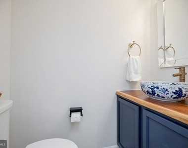 7317 Castleberg Court - Photo Thumbnail 10