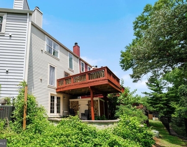 7317 Castleberg Court - Photo Thumbnail 31