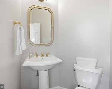 3826 Elmwood Towne Way - Photo Thumbnail 7