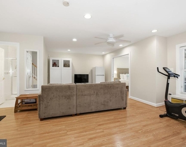 3826 Elmwood Towne Way - Photo Thumbnail 18