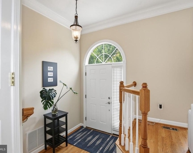3826 Elmwood Towne Way - Photo Thumbnail 5