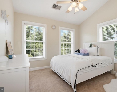 3826 Elmwood Towne Way - Photo Thumbnail 17