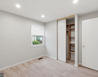 9018 Jersey Drive - Photo Thumbnail 11