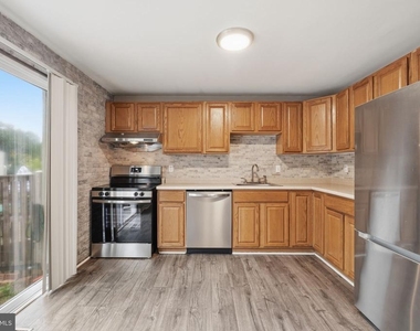 9018 Jersey Drive - Photo Thumbnail 7
