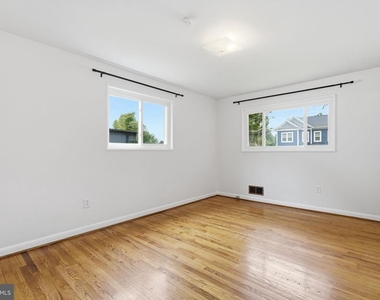 6806 Lemon Road - Photo Thumbnail 8