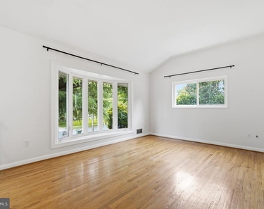 6806 Lemon Road - Photo Thumbnail 4