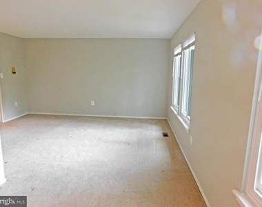 10315 Cherry View Court - Photo Thumbnail 11
