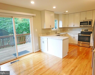 10315 Cherry View Court - Photo Thumbnail 6