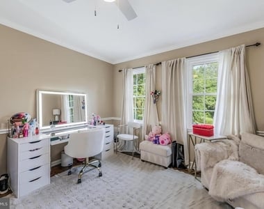 8424 Holly Leaf Drive - Photo Thumbnail 20