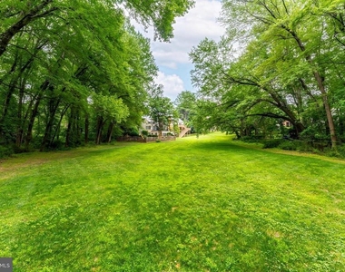 8424 Holly Leaf Drive - Photo Thumbnail 33
