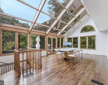 8424 Holly Leaf Drive - Photo Thumbnail 6