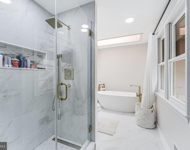 8424 Holly Leaf Drive - Photo Thumbnail 17