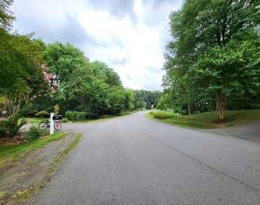 8424 Holly Leaf Drive - Photo Thumbnail 35