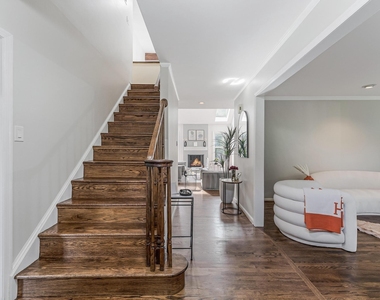 8424 Holly Leaf Drive - Photo Thumbnail 2