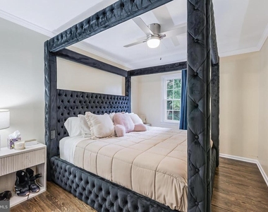 8424 Holly Leaf Drive - Photo Thumbnail 21