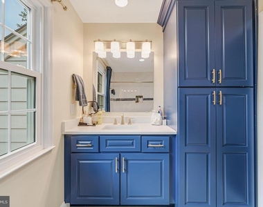 8424 Holly Leaf Drive - Photo Thumbnail 24