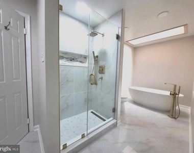 8424 Holly Leaf Drive - Photo Thumbnail 18