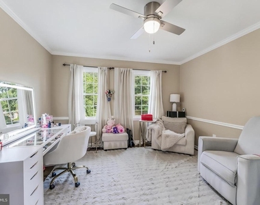 8424 Holly Leaf Drive - Photo Thumbnail 19