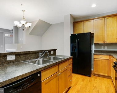 4455 Beacon Grove Circle - Photo Thumbnail 4