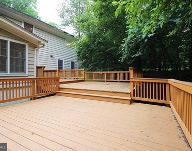 6065 Innisvale Drive - Photo Thumbnail 9