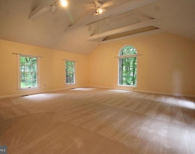 6065 Innisvale Drive - Photo Thumbnail 3