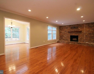 6065 Innisvale Drive - Photo Thumbnail 4