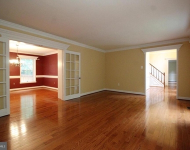 6065 Innisvale Drive - Photo Thumbnail 10