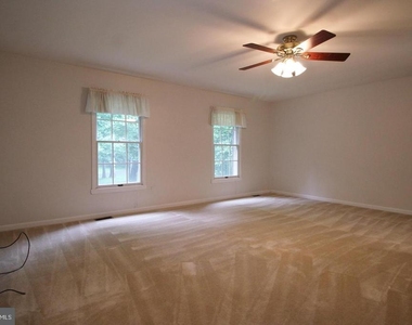 6065 Innisvale Drive - Photo Thumbnail 14