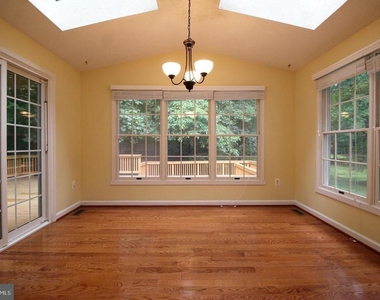 6065 Innisvale Drive - Photo Thumbnail 8