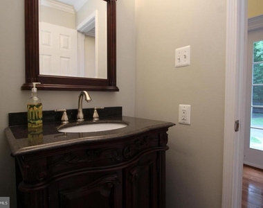6065 Innisvale Drive - Photo Thumbnail 13