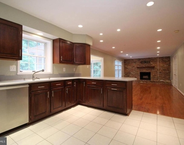 6065 Innisvale Drive - Photo Thumbnail 6