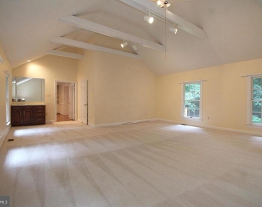 6065 Innisvale Drive - Photo Thumbnail 2