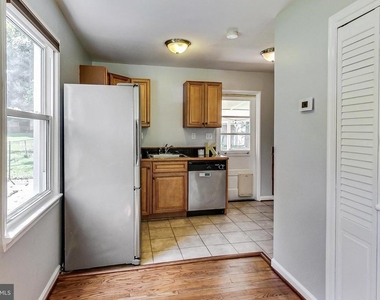6641 Barrett Road - Photo Thumbnail 6