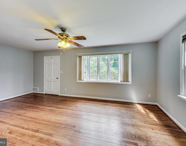 6641 Barrett Road - Photo Thumbnail 5