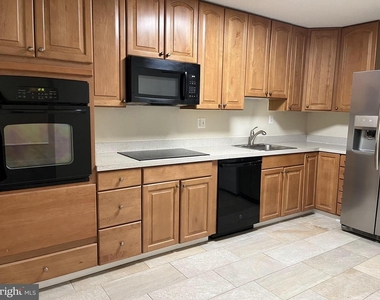 8350 Greensboro Drive - Photo Thumbnail 16