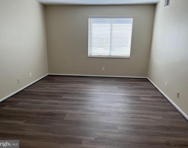 8350 Greensboro Drive - Photo Thumbnail 11